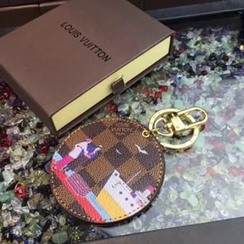 LouisVuitton bag charm-루이비통 일뤼스트르 에바지옹 백 참 & 키 홀더 … - 1