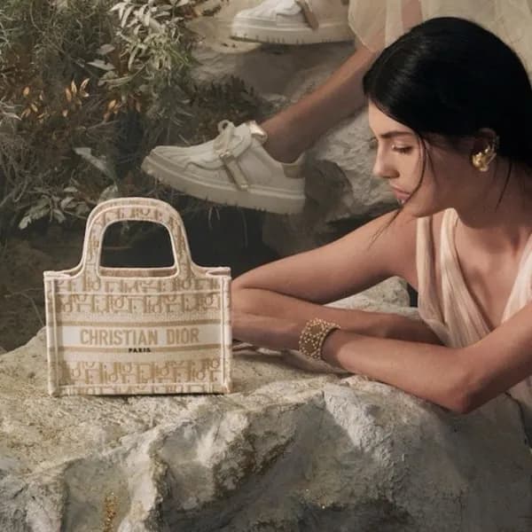 디올 여성 골드 미니 북토트 - Dior Womens Gold Mini Book Tote … - 1