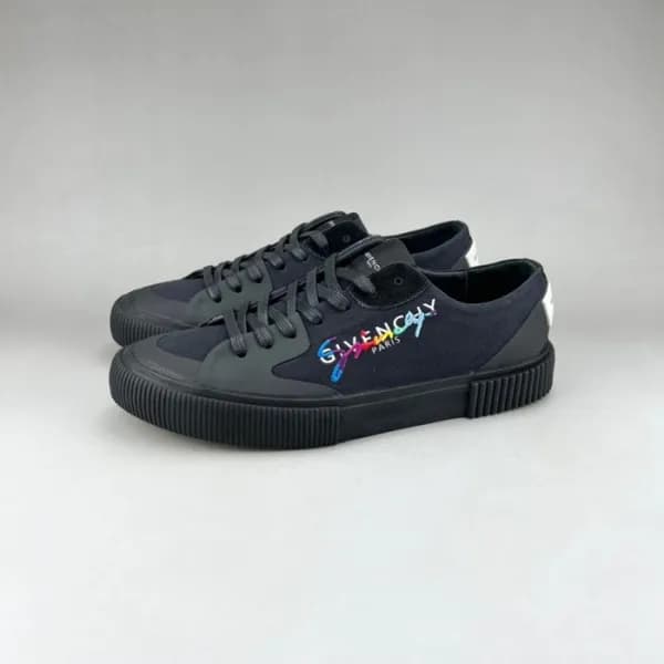 지방시 남성 클래식 블랙 스니커즈 - Givenchy Mens Black Sneakers … - 1