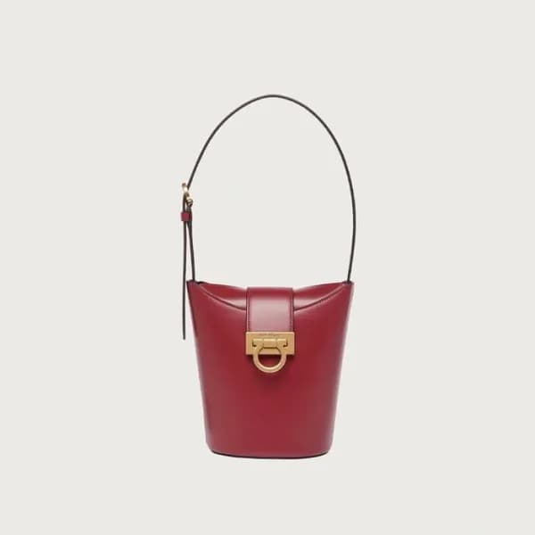 페라가모 여성 레드 숄더백 - Ferragamo Womens Red Shoulder Bag… - 1