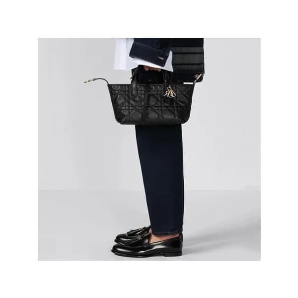 디올 여성 블랙 뚜주흐 백 - Dior Womens Black Toujours Bag - … - 1