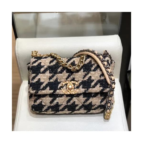Chanel 2019 Tweed Shoulder Bag ,26CM - 샤넬 2019 여성용… - 1