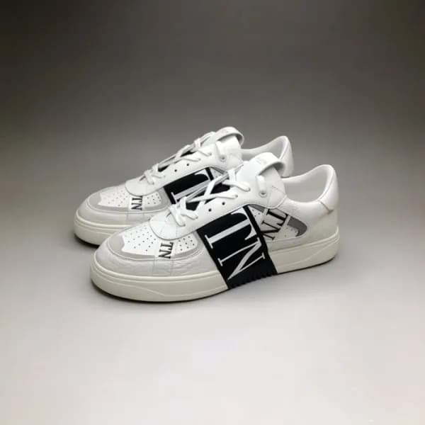 발렌티노 남/녀 Logo 블랙 스니커즈 - Unisex Black Sneakers - va… - 1