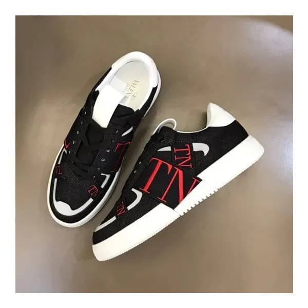 발렌티노 남성 Logo 블랙 스니커즈 - Valentino Mens Black Sneake… - 1