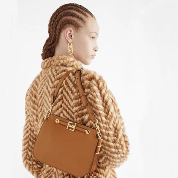 펜디 여성 브라운 터치 숄더백 - Fendi Womens Touch Bag - feb201… - 1