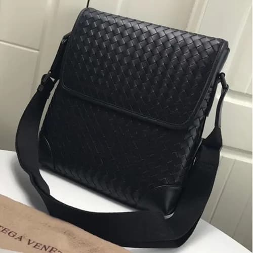 Bottega Veneta Leather Black Cross Bag,28cm - 보테가 … - 1