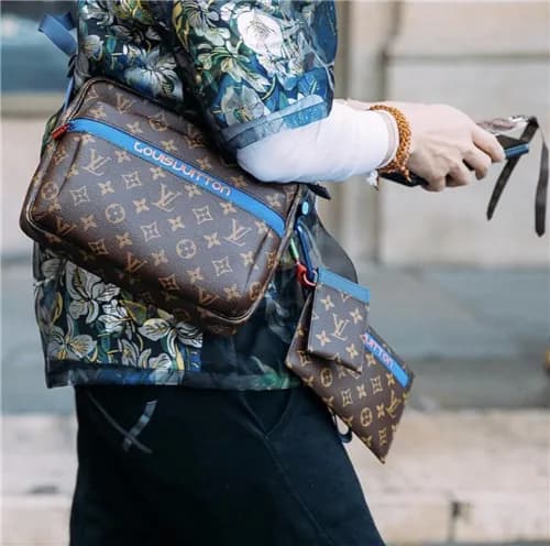 [추천템]Louis Vuitton 2021 Men's Leather Messange… - 1