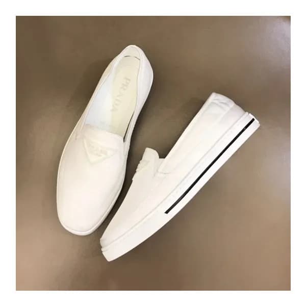 프라다 남성 클래식 화이트 슬립온 - Mens White Slip-ons - pra0271… - 1