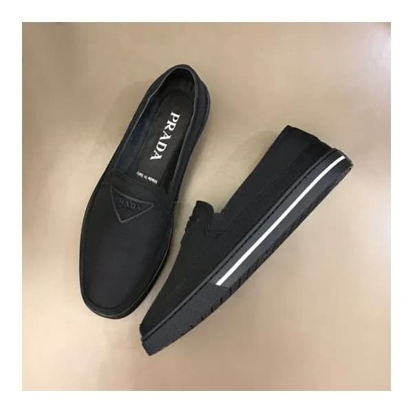 프라다 남성 클래식 블랙 슬립온 - Mens Black Slip-ons - pra02720… - 1