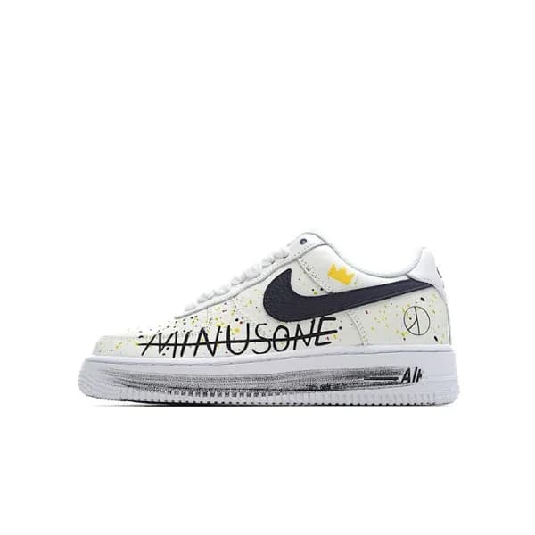 나이키 남/녀 블랙 스니커즈 - Nike Air Force 1 Unisex Sneakers… - 1