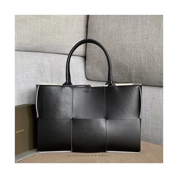 Bottega Veneta 2019 Leather Ladies Tote Shopper Ba… - 1