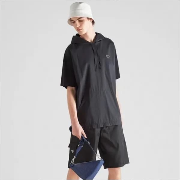프라다 남성 블랙 후드 반팔티 - Mens Black Tshirts - Pra02748x - 1