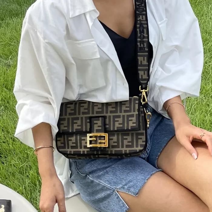 [FENDI] 펜디 바게트 백 - fe56x - 1