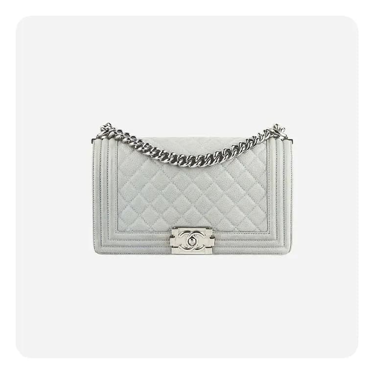 샤넬 보이백 미디움 캐비어 그레이 골드- Chane Boy Bag Medium Caviar… - 1