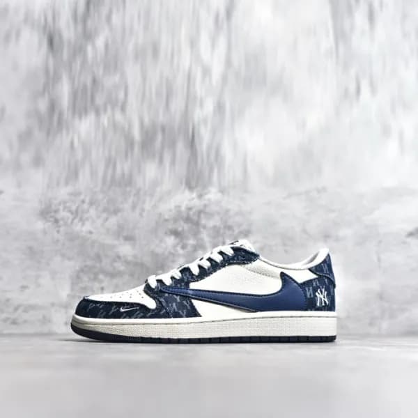 나이키 남/녀 로우 스니커즈 - Nike SB Dunk Low Unisex Sneaker … - 1