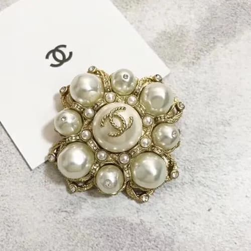 CHANEL Yellow Gold Brooch - 샤넬 여성용 18k도금 옐로우 골드… - 1