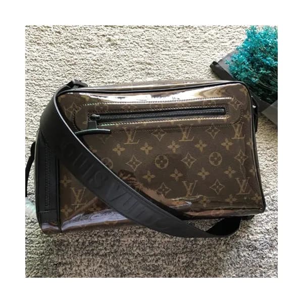 Louis Vuitton 2018 Monogram Messenger Camera Shoul… - 1