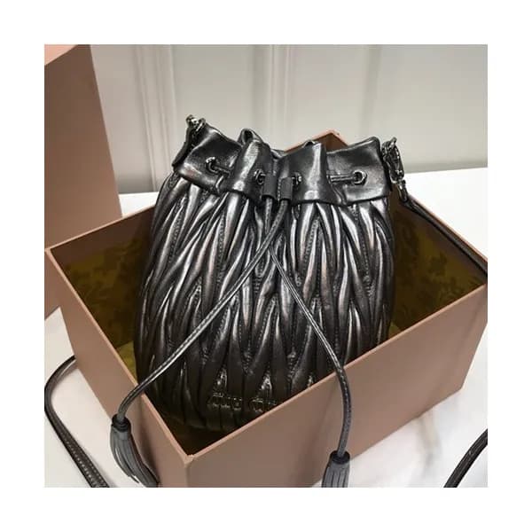 MiuMiu 2019 Matelasse Bucket Shoulder Cross Bag,1… - 1