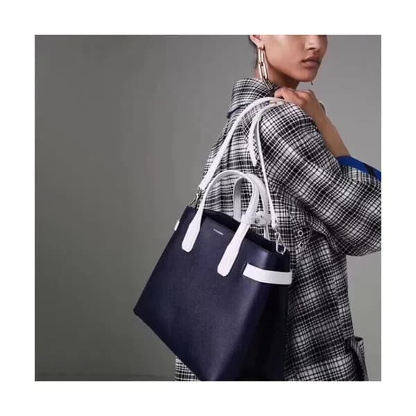 Burberry 2020 Leather Tote Shoulder Bag, 34cm - 버버… - 1