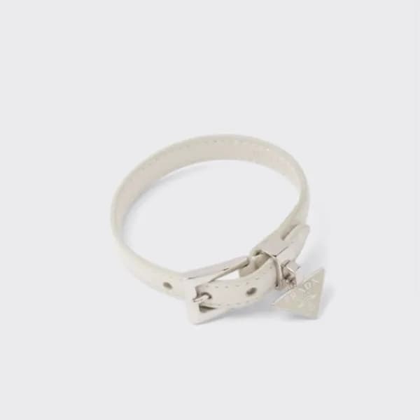 프라다 여성 이니셜 팔찌 - Prada Womens White Bangle - acc160… - 1