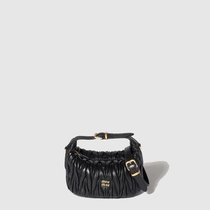 미우미우 여성 마테라쎄 나파 가죽 파우치 - Miumiu Womens Matelasse N… - 1