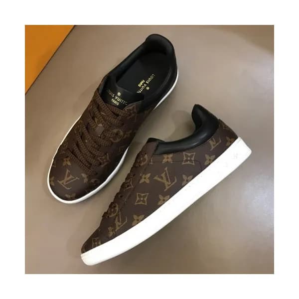 Louis Vuitton 2018 Monogram Leather Sneakers - 루이비… - 1