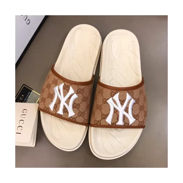 [특가추천템]Gucci 2019 Mens Logo Leather Slipper - 구찌 남… - 1