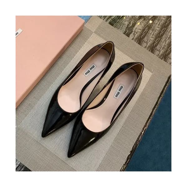 Miumiu 2019 Ladies Leather Middle-heel Pumps - 미우미… - 1