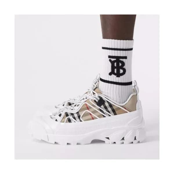 버버리 남성 캐쥬얼 스니커즈 Size(240 - 270) 화이트 - Burberry M… - 1