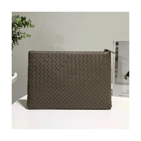 Bottega Veneta Leather Khaki Clutch Bag,30cm - 보테가… - 1
