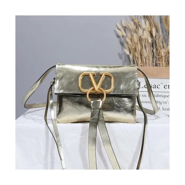 [블링블링 시선강탈]Valentino 2019 V-ring Leather Mini Shou… - 1