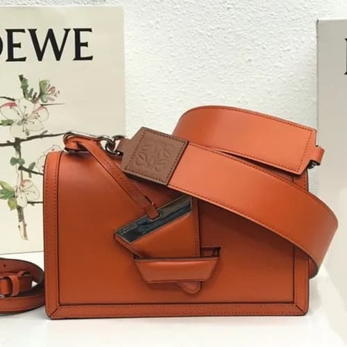 Loewe 2019 Barcelona Large Shoulder Bag, 24CM - 로에… - 1