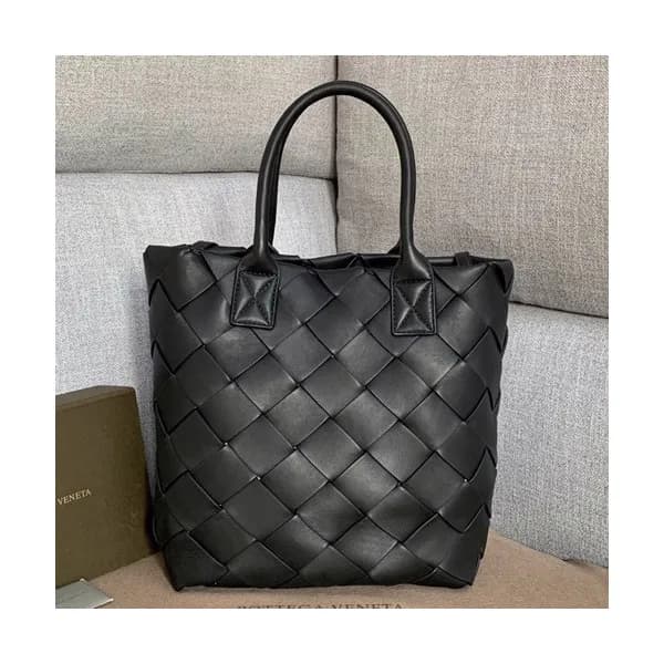 Bottega Veneta 2019 Tote Shoulder Shopper Bag,35cm… - 1
