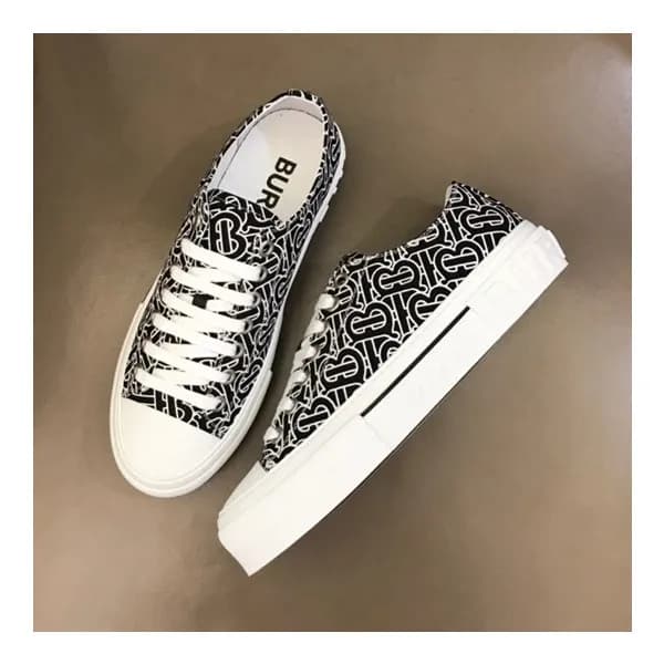 버버리 남성 빈티지 블랙 스니커즈 - Mens Black Sneakers - bur0440… - 1