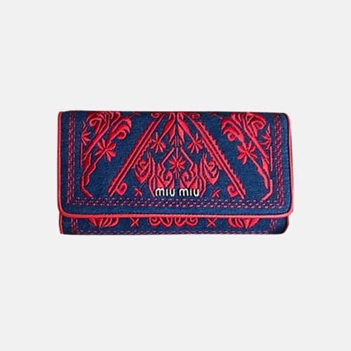 18/19 MiuMiu Ladies Matelassé Logo Long Purse 5MH1… - 1