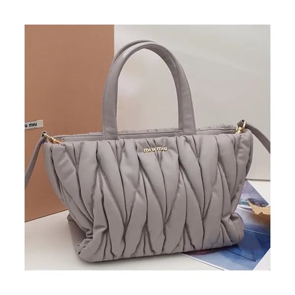 MiuMiu 2019 Matelasse Tote Shoulder Bag,27cm - 미우미… - 1