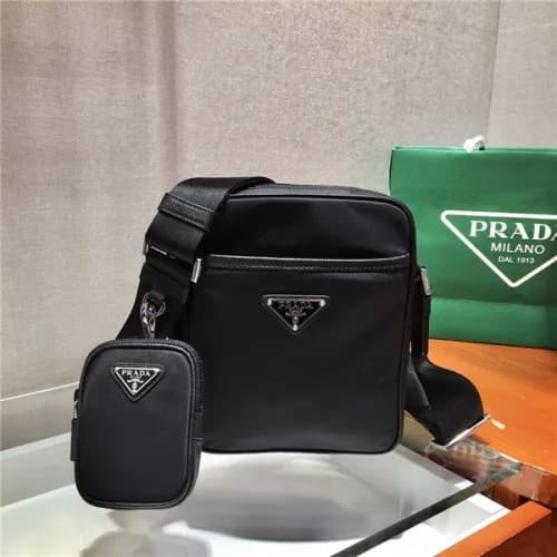 [프라다] Prada 2020 Men's Nylon Shoulder Bag,20cm… - 1
