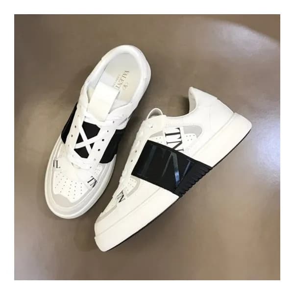 발렌티노 남성 Logo 블랙 스니커즈 - Valentino Mens Black Sneake… - 1