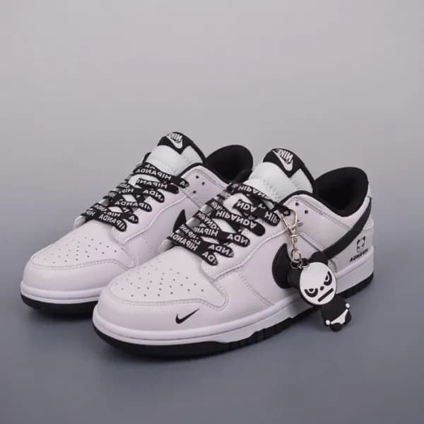 나이키 남/녀 화이트 스니커즈 - Nike SB Dunk Unisex White Sneak… - 1