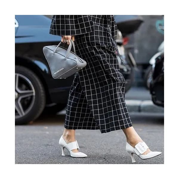 Balenciaga 2019 Triangle Leather Tote Shoulder Ba… - 1