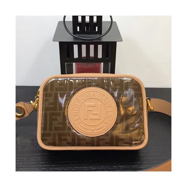 Fendi 2019 Camera Shoulder Bag ,22CM - 펜디 2019 남여공… - 1