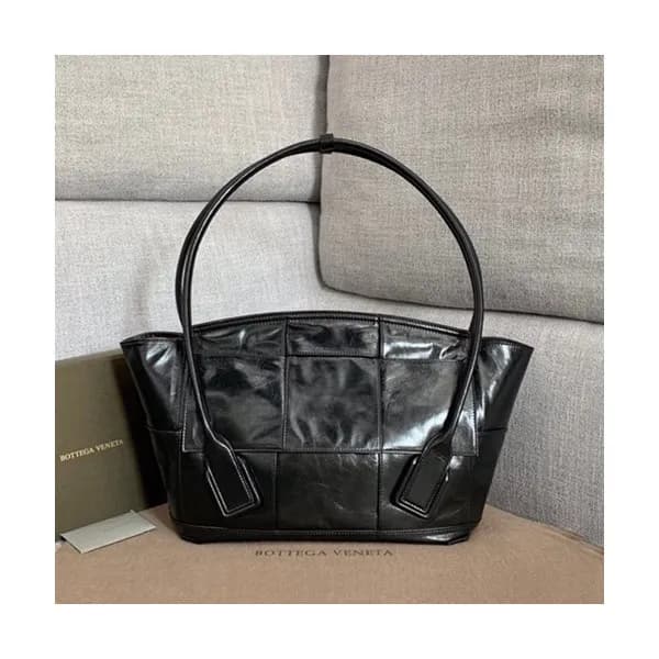 Bottega Veneta 2020 Arco Slouch Tote Bag,32cm - 보테… - 1