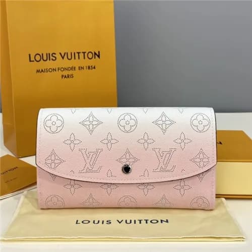 Louis Vuitton 2021 Women's Leather Wallet,19cm… - 1