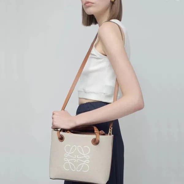 로에베 여성 베이지 숄더백 - Loewe Womens Beige Shoulder Bag -… - 1