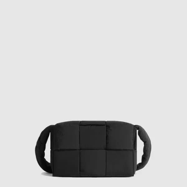 보테가베네타 남/녀 스몰 패디드 테크 카세트 - Bottega veneta Unisex S… - 1