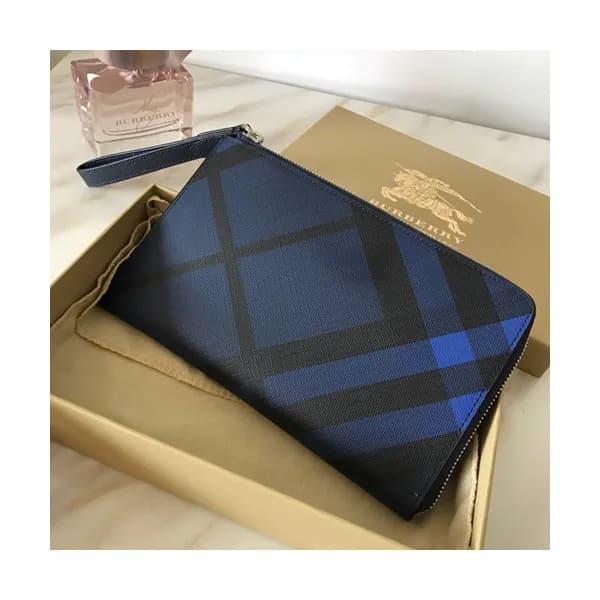 Burberry 2019 Leather Clutch Bag, 21.5cm - 버버리 201… - 1