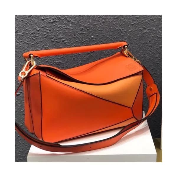 Loewe 2019 Puzzle Medium Shoulder Bag, 29CM - 로에베 … - 1