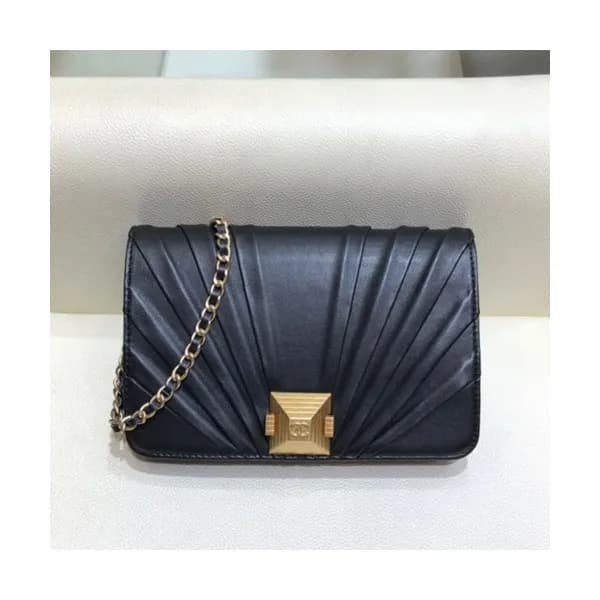 Chanel 2019 WOC Chain Cross Bag,19CM - 샤넬 2019 WOC… - 1