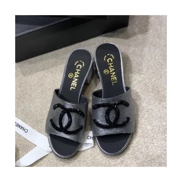 Chanel 2019 Ladies Leather Middle Heel Slipper - 샤… - 1