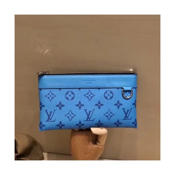 Louis Vuitton 2019 Monogram Pouch Clutch Bag ,20cm… - 1